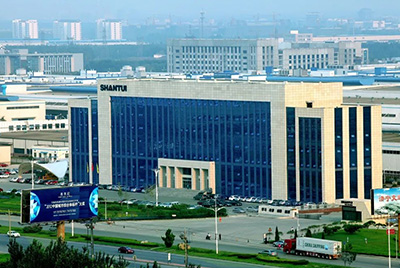 山東省正式發(fā)布首批223家“好品山東”品牌名單，“山推牌”推土機(jī)，壓路機(jī)、裝載機(jī)與履帶底盤(pán)、傳動(dòng)系統(tǒng)獲得認(rèn)可，榮登首批榜單。